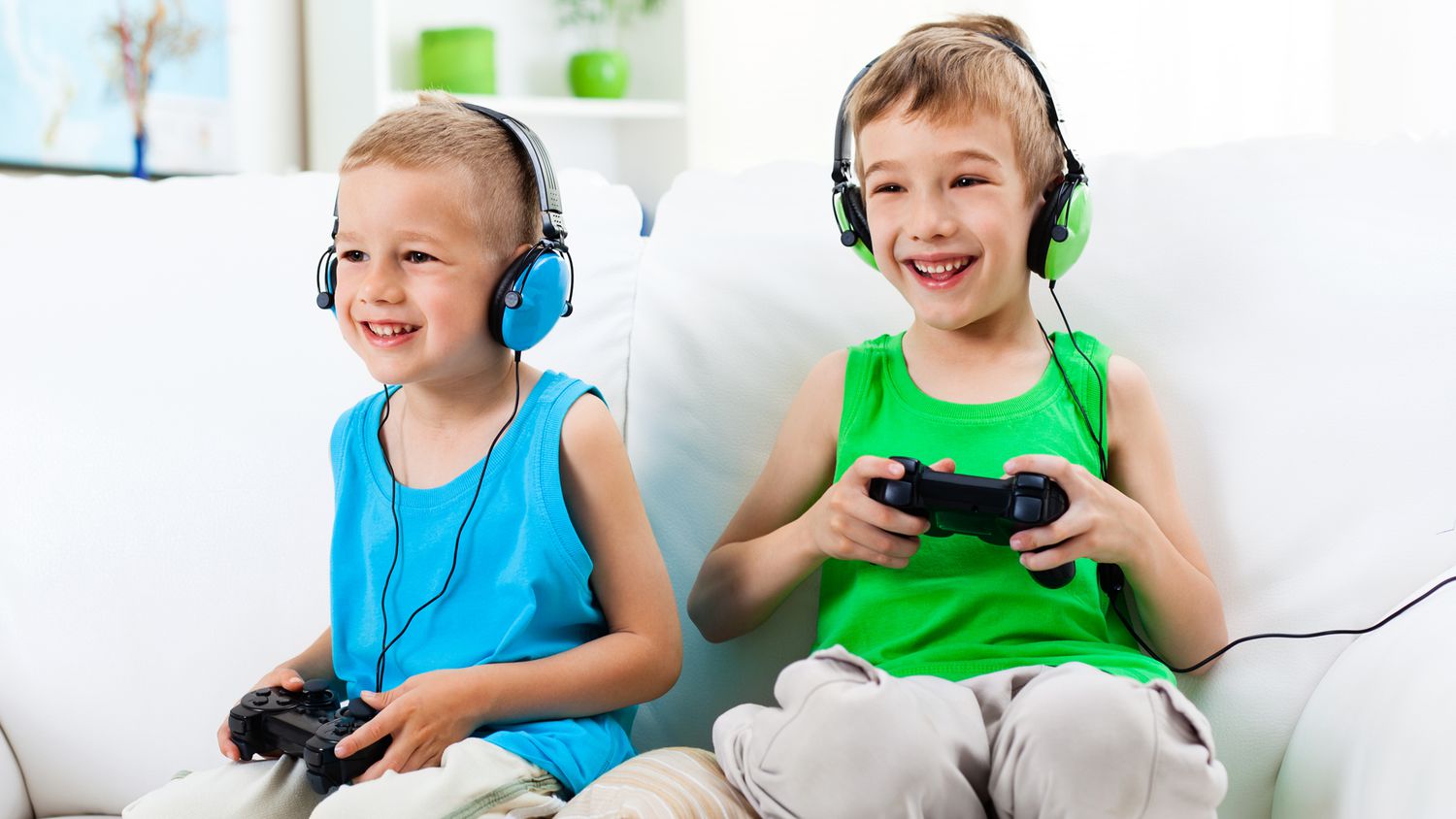 KIDS RISK HEARING LOSS FROM ONLINE GAMING